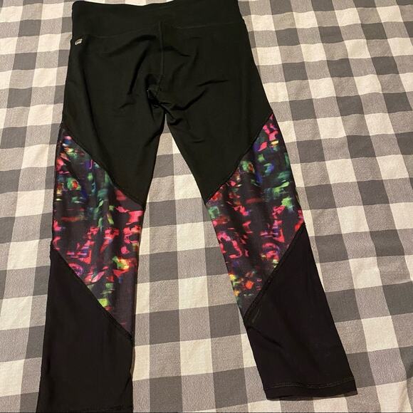 Fabletics Salar Powerhold Mesh Panel Capri Leggings Women's Size Small Black - Picture 10 of 10
